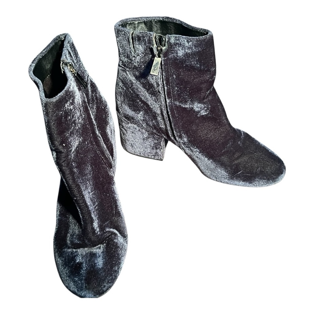 Kenneth Cole New York Renna Blue Velvet Velour Embroidered Floral Boots Size 9.5